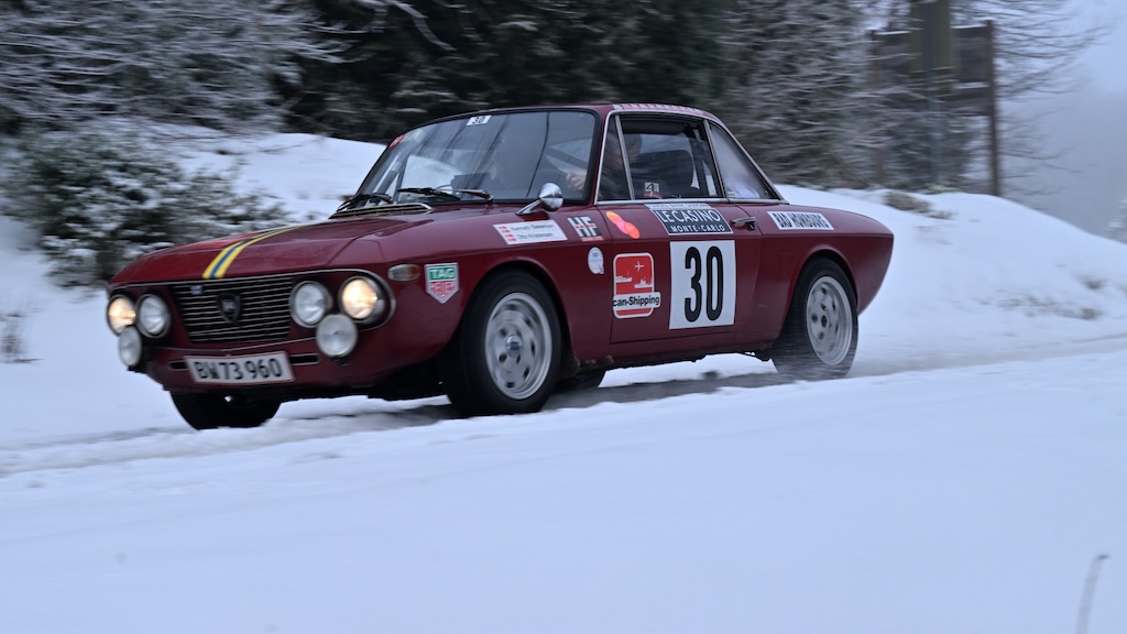 Kenneth Kruse Simonsen og Otto Kristensen er et yderst erfarent mandskab i Rallye Monte-Carlo Historique. De ligger nr. 44 ud af 220 mandskaber i deres Lancia Fulvia 1.3 HF fra 1968.
(Foto: Per Vilslev)